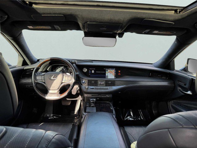 Used 2018 Lexus LS 500h w/ Luxury Package image 35