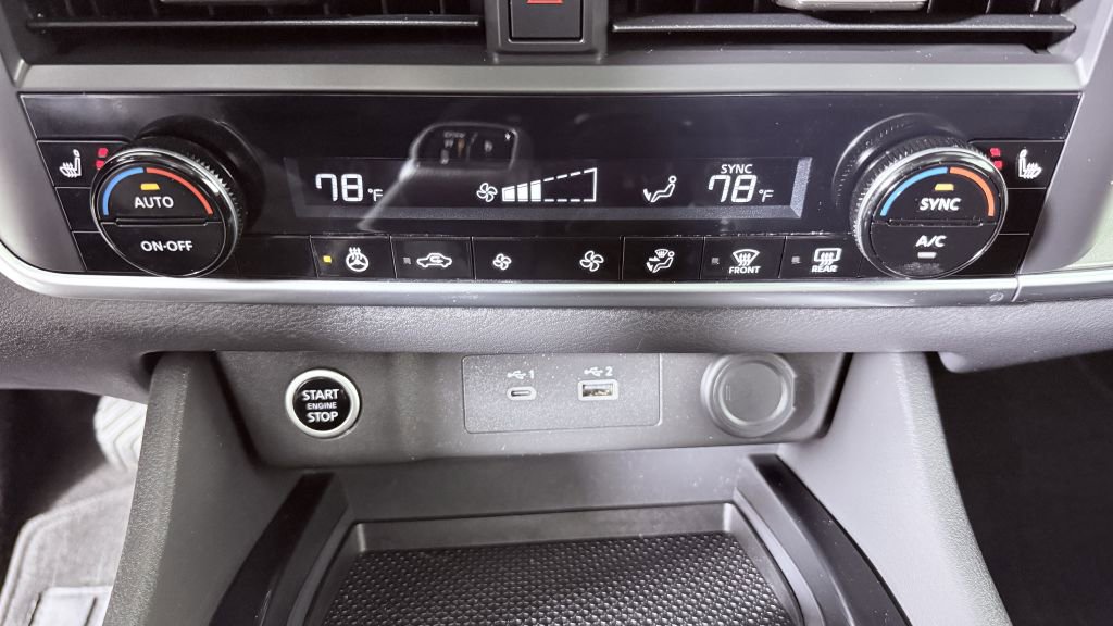 Used 2023 Nissan Rogue SV w/ SV Premium B Package image 15