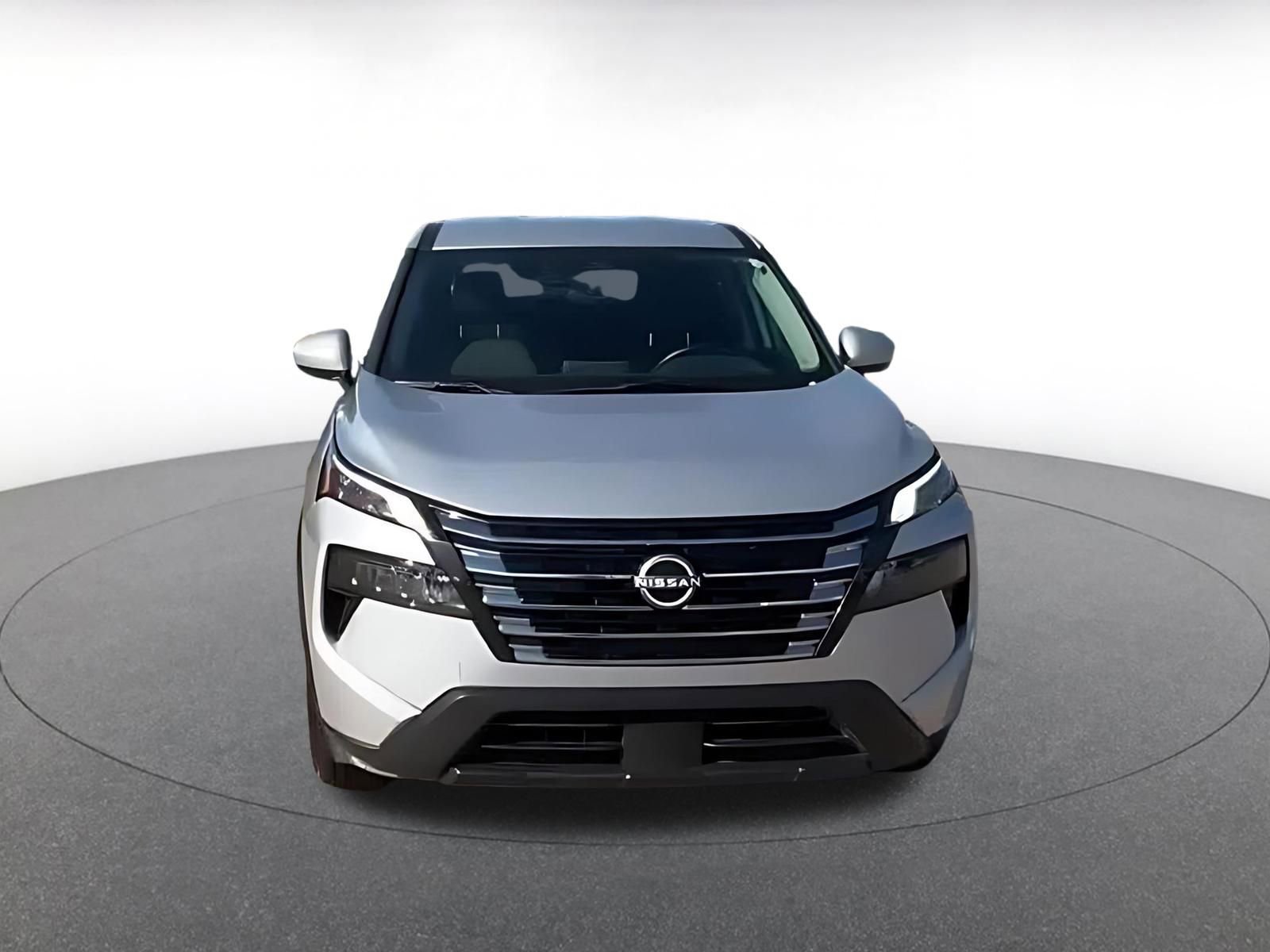 Used 2025 Nissan Rogue SV FWD image 3