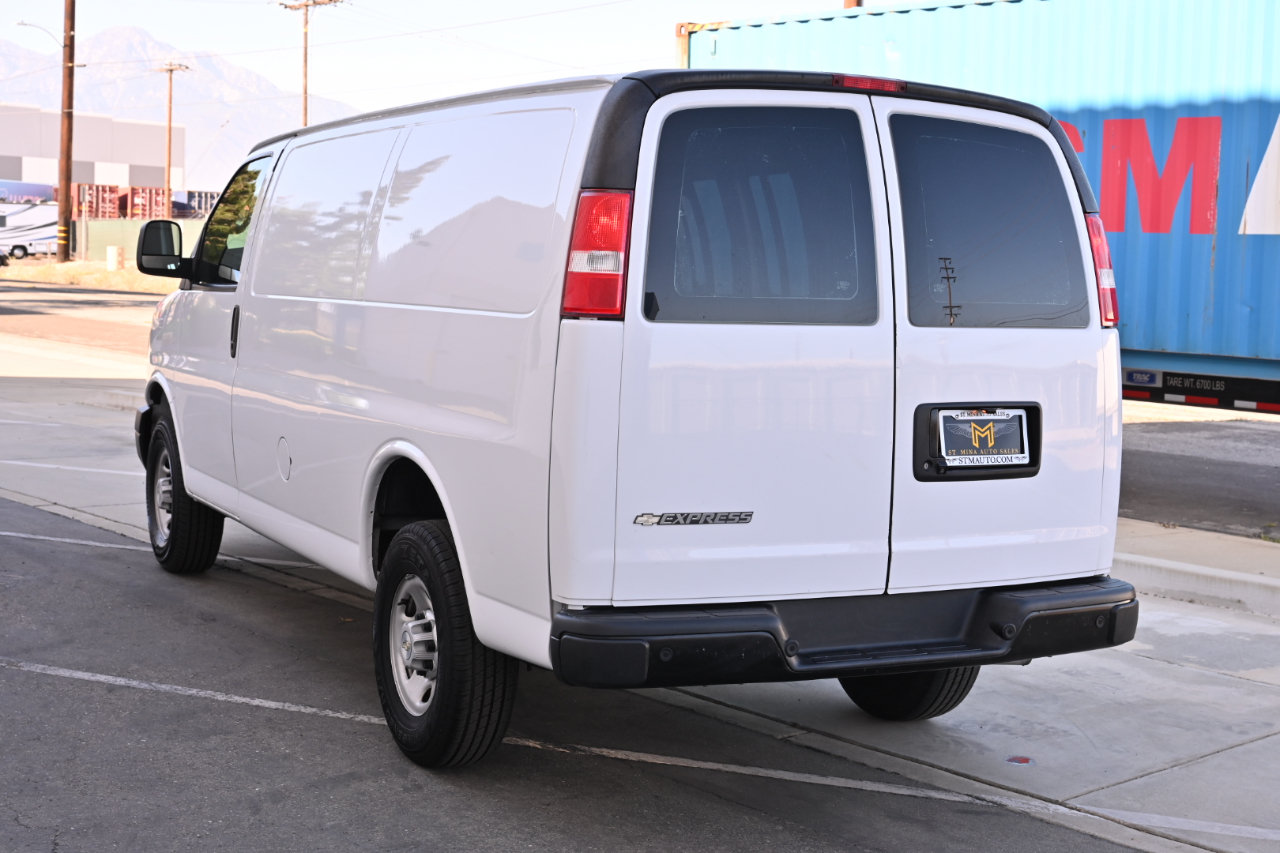 Used 2022 Chevrolet Express 2500 w/ Driver Convenience Package RWD image 4