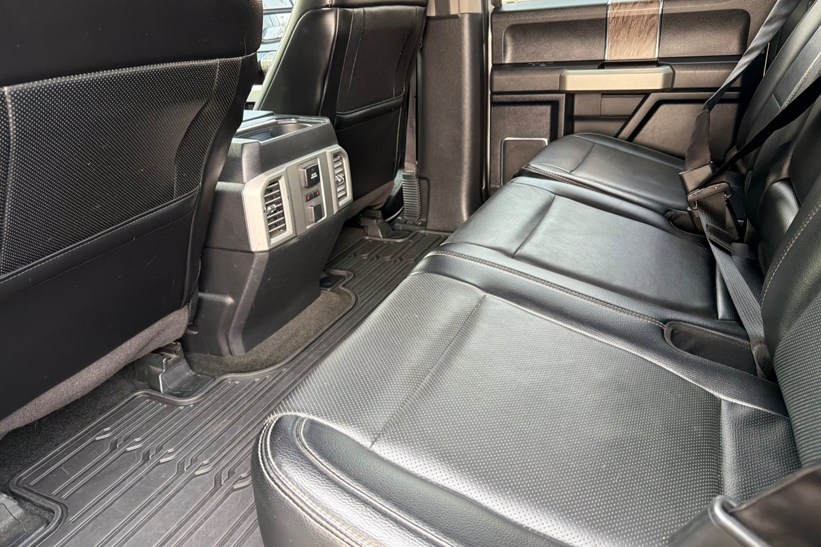Used 2017 Ford F350 Lariat w/ Lariat Ultimate Package AWD/4WD image 9