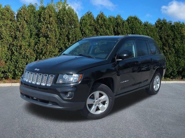 Used 2017 Jeep Compass Latitude FWD image 1
