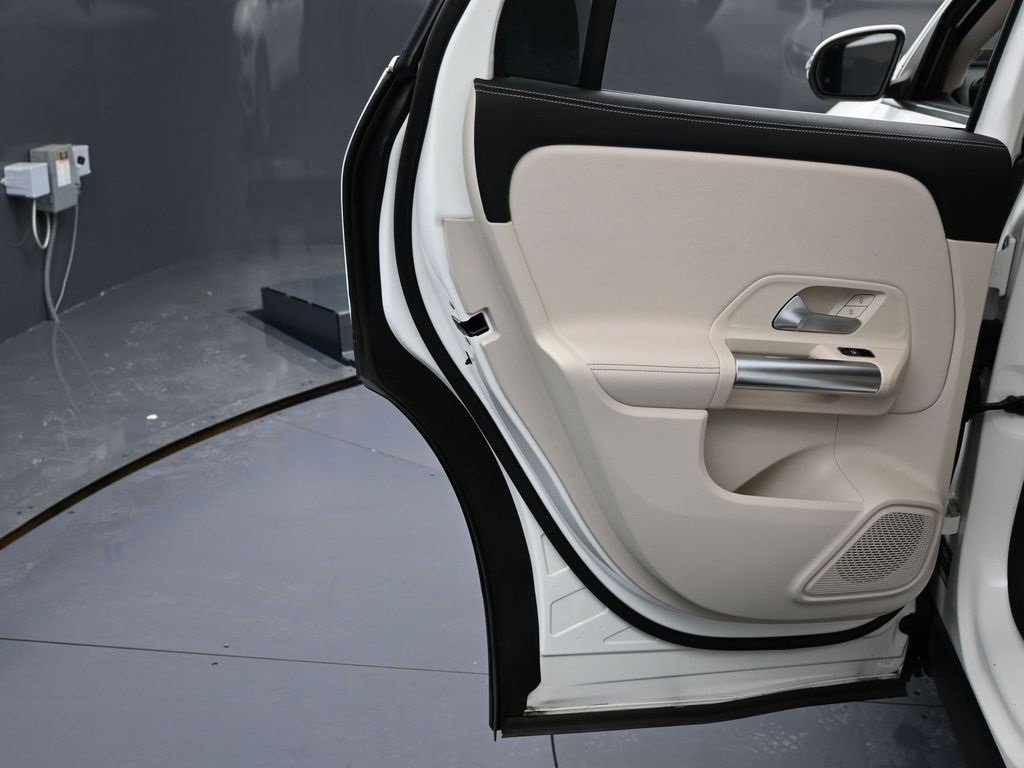 Used 2022 Mercedes-Benz GLA 250 GLA 250 w/ Premium Package Lite image 37