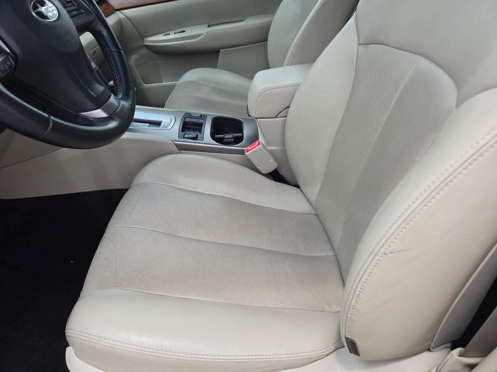 Used 2014 Subaru Outback 2.5i Limited w/ Moonroof Package AWD/4WD image 15