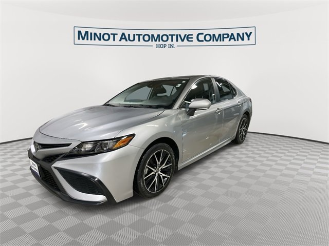 Used 2023 Toyota Camry SE image 4