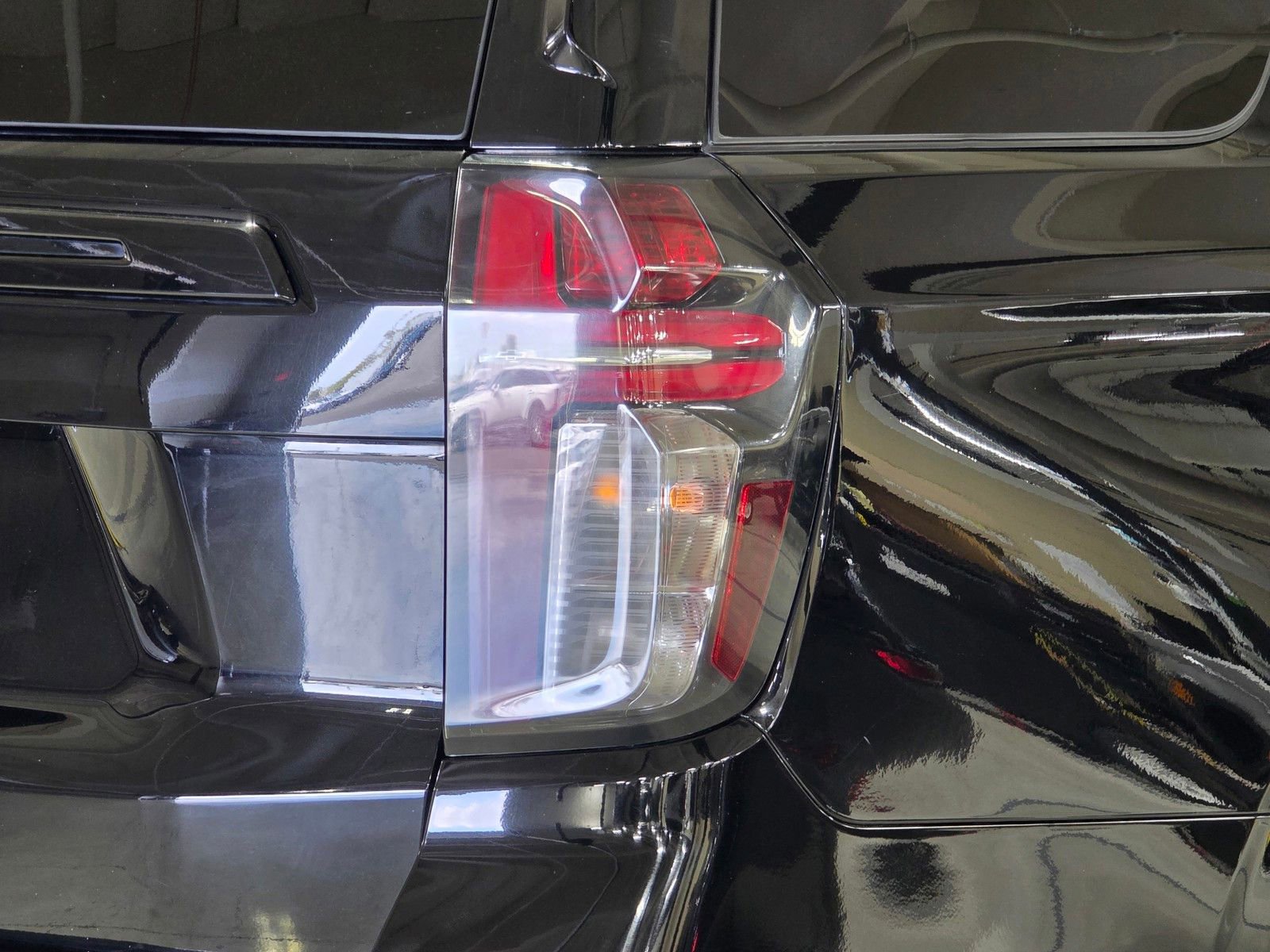 Used 2023 Chevrolet Tahoe Z71 AWD/4WD image 13