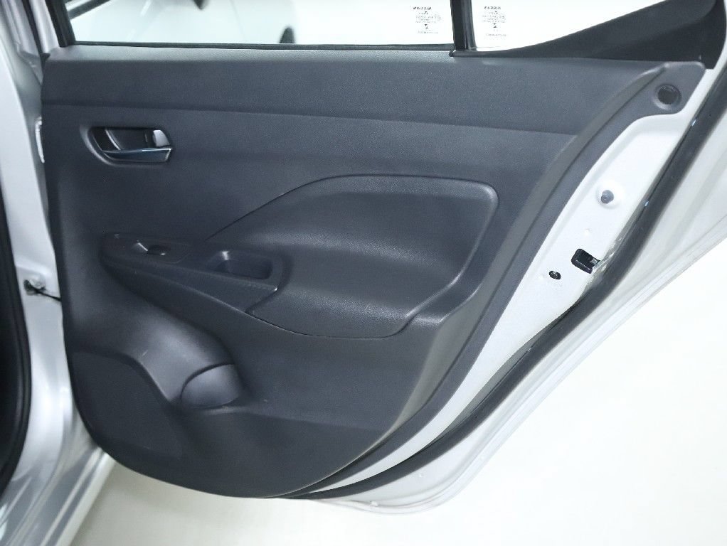 Used 2025 Nissan Versa SV FWD image 30