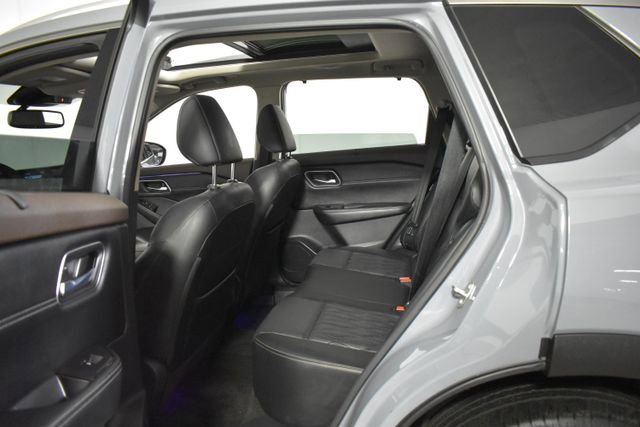 Certified 2023 Nissan Rogue Platinum w/ Platinum Premium Package AWD/4WD image 30