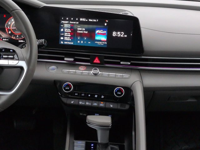 Used 2025 Hyundai Elantra SEL FWD image 16