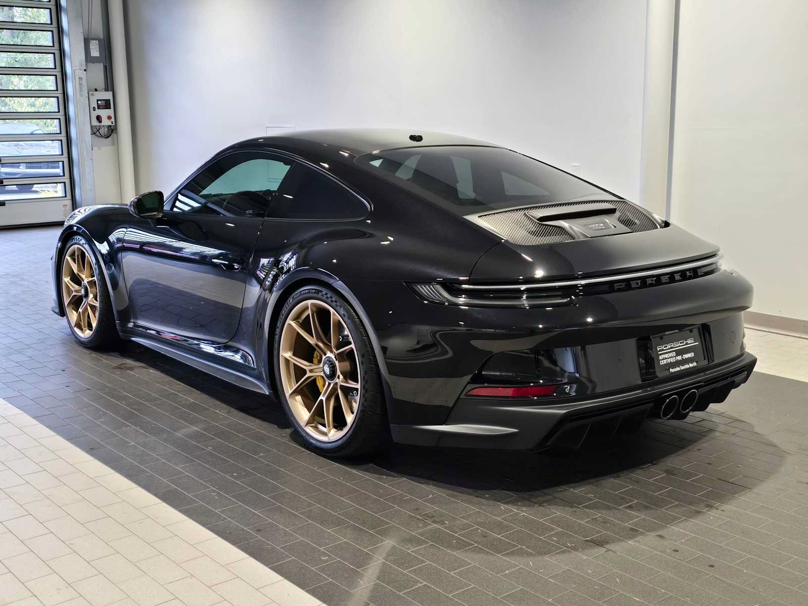 Used 2022 Porsche 911 GT3 RWD image 3