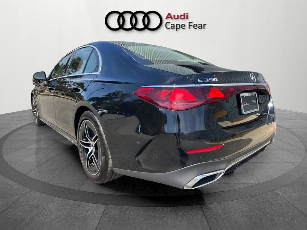 Used 2025 Mercedes-Benz E 350 4MATIC Sedan image 3