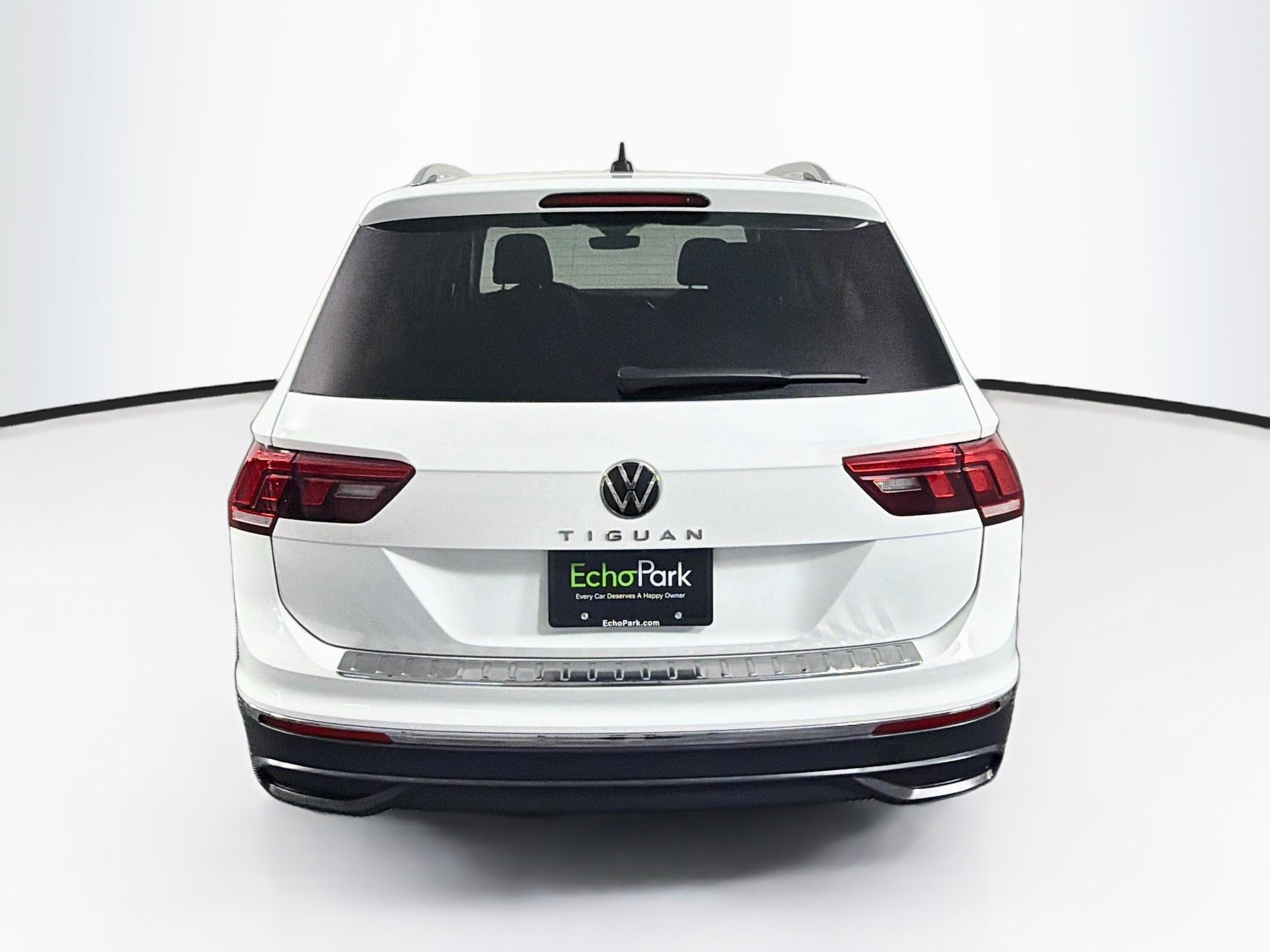 Used 2024 Volkswagen Tiguan Wolfsburg Edition FWD image 7