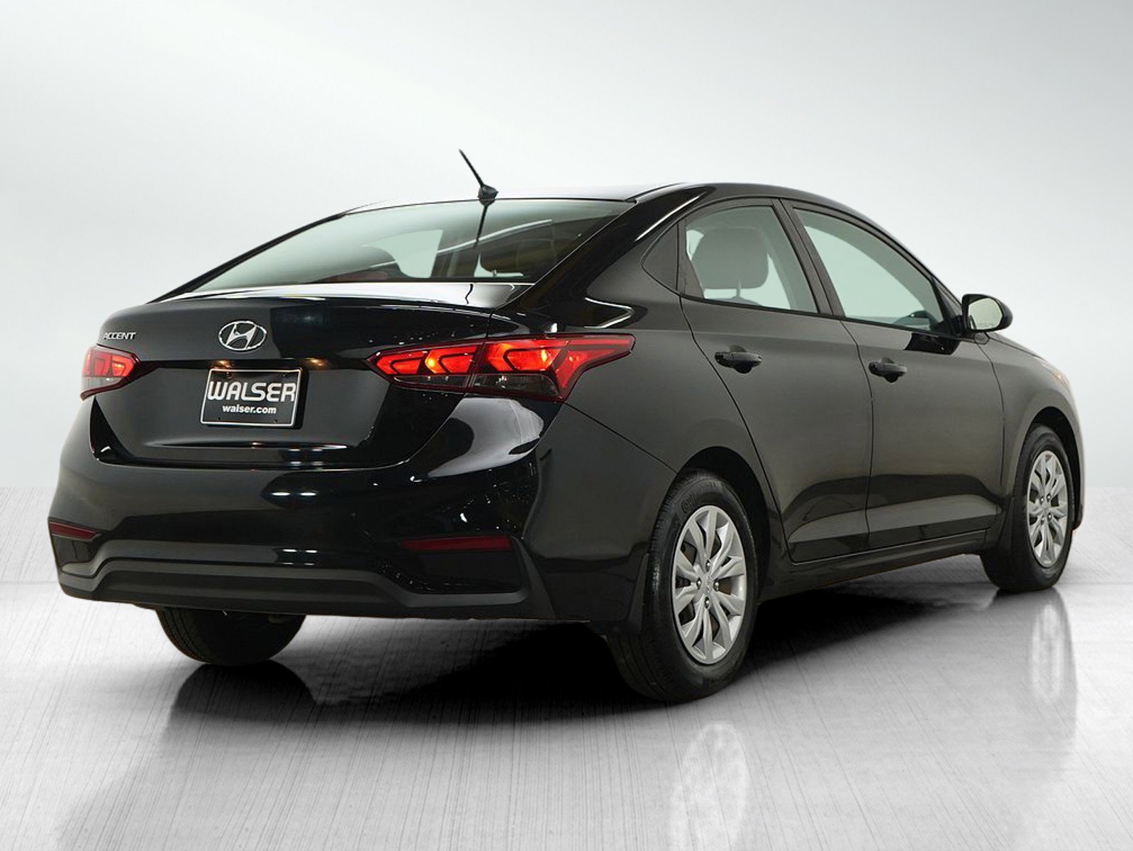 Used 2019 Hyundai Accent SE FWD image 5