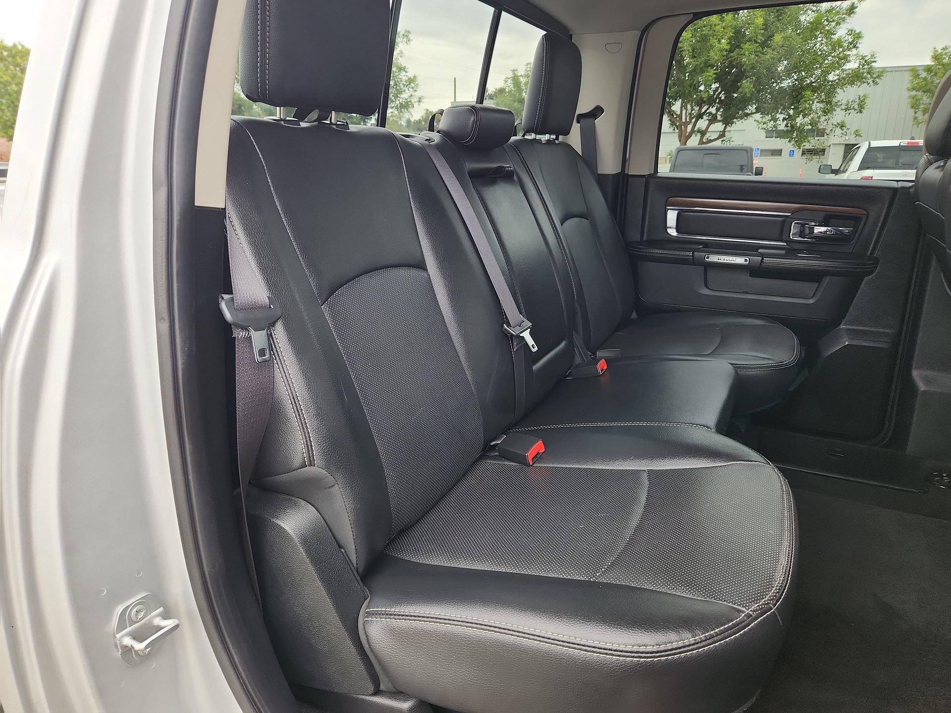 Used 2017 RAM 1500 Laramie AWD/4WD image 26