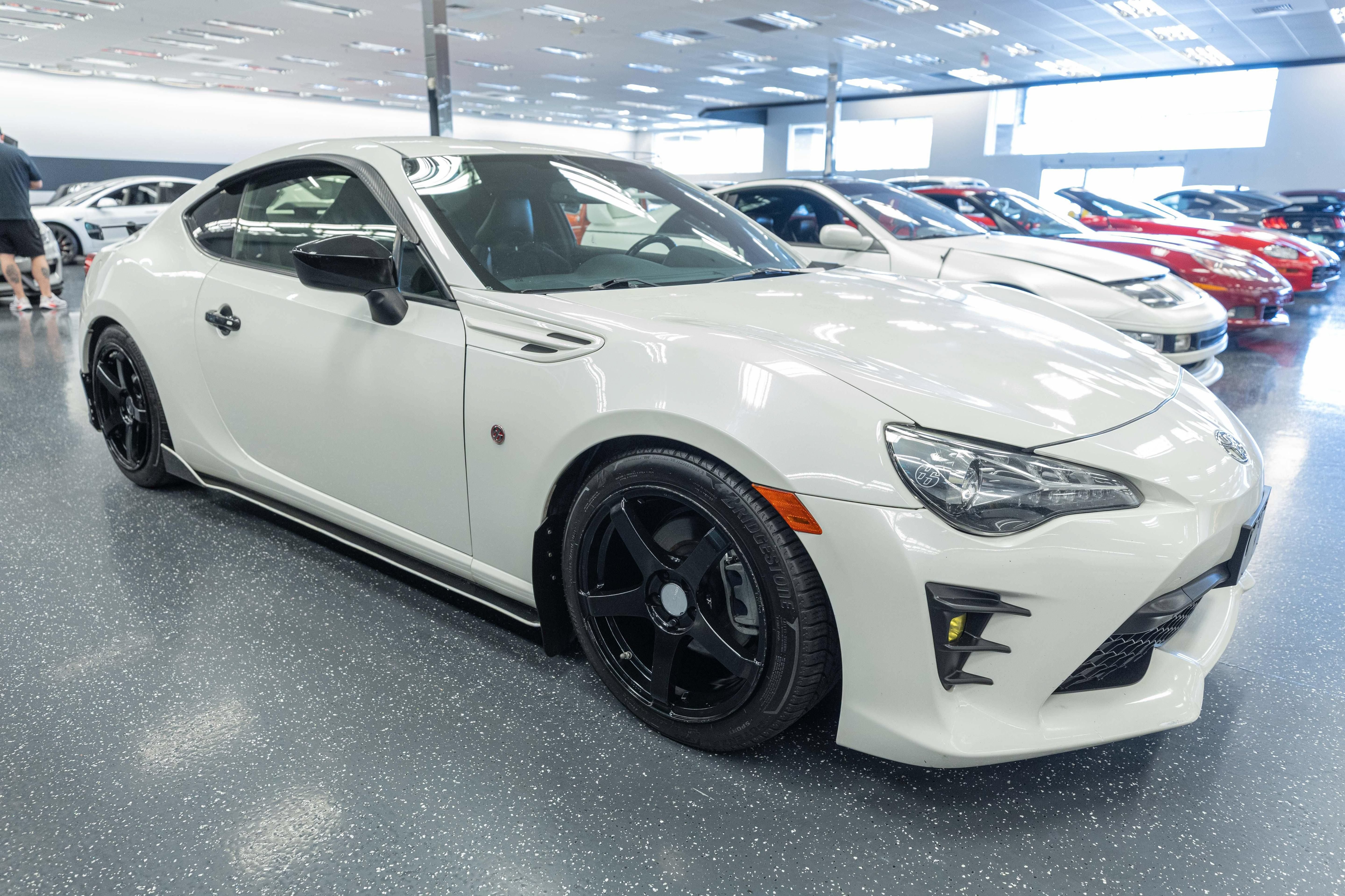 Used 2018 Toyota 86 RWD image 3