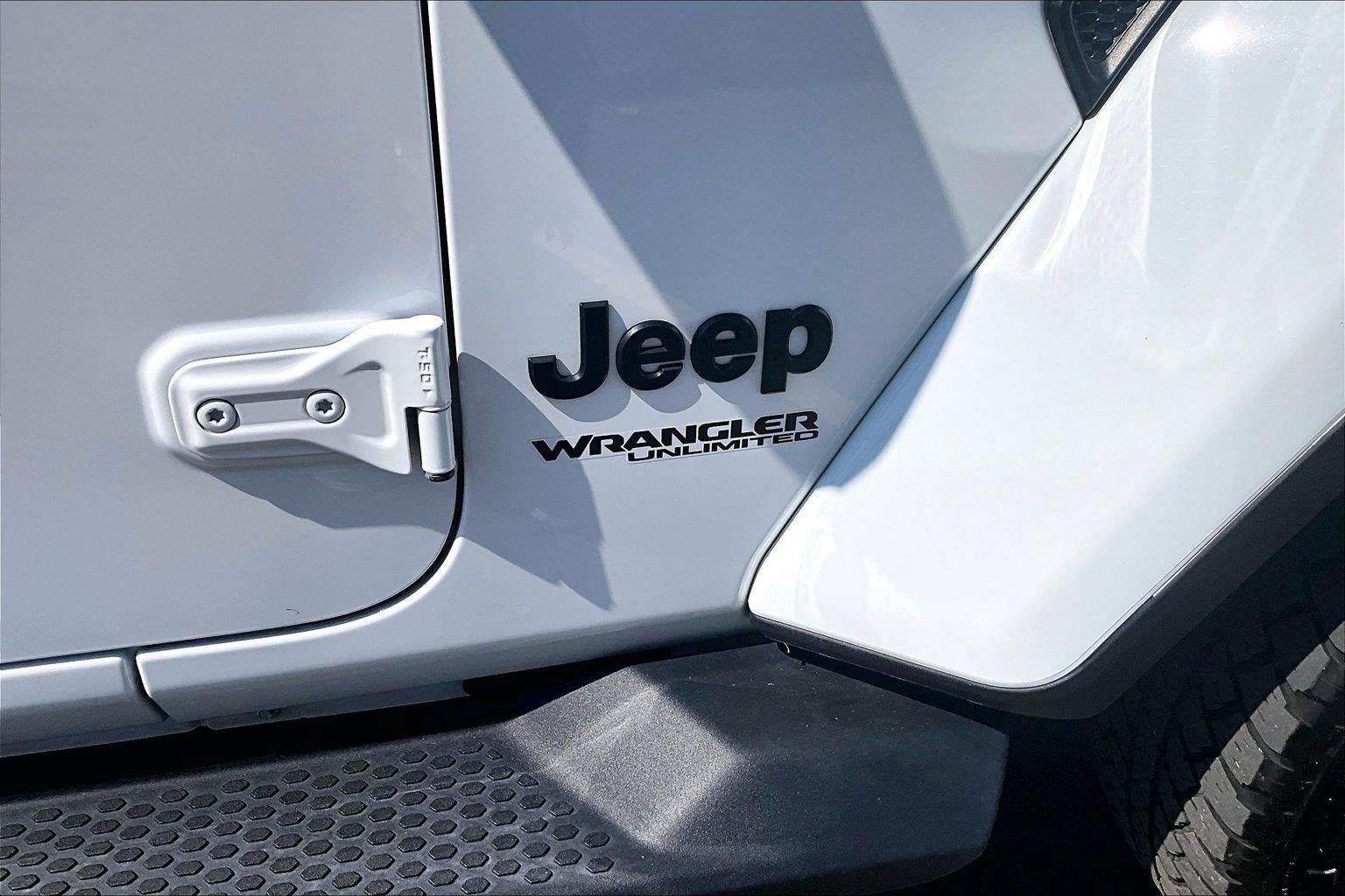 Used 2021 Jeep Wrangler Unlimited Sahara AWD/4WD image 29