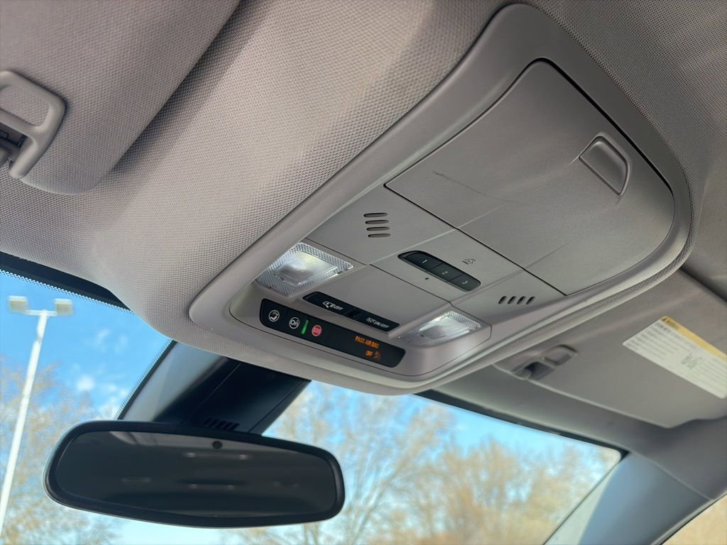 Used 2023 GMC Acadia SLT w/ LPO, Floor Liner Package image 19