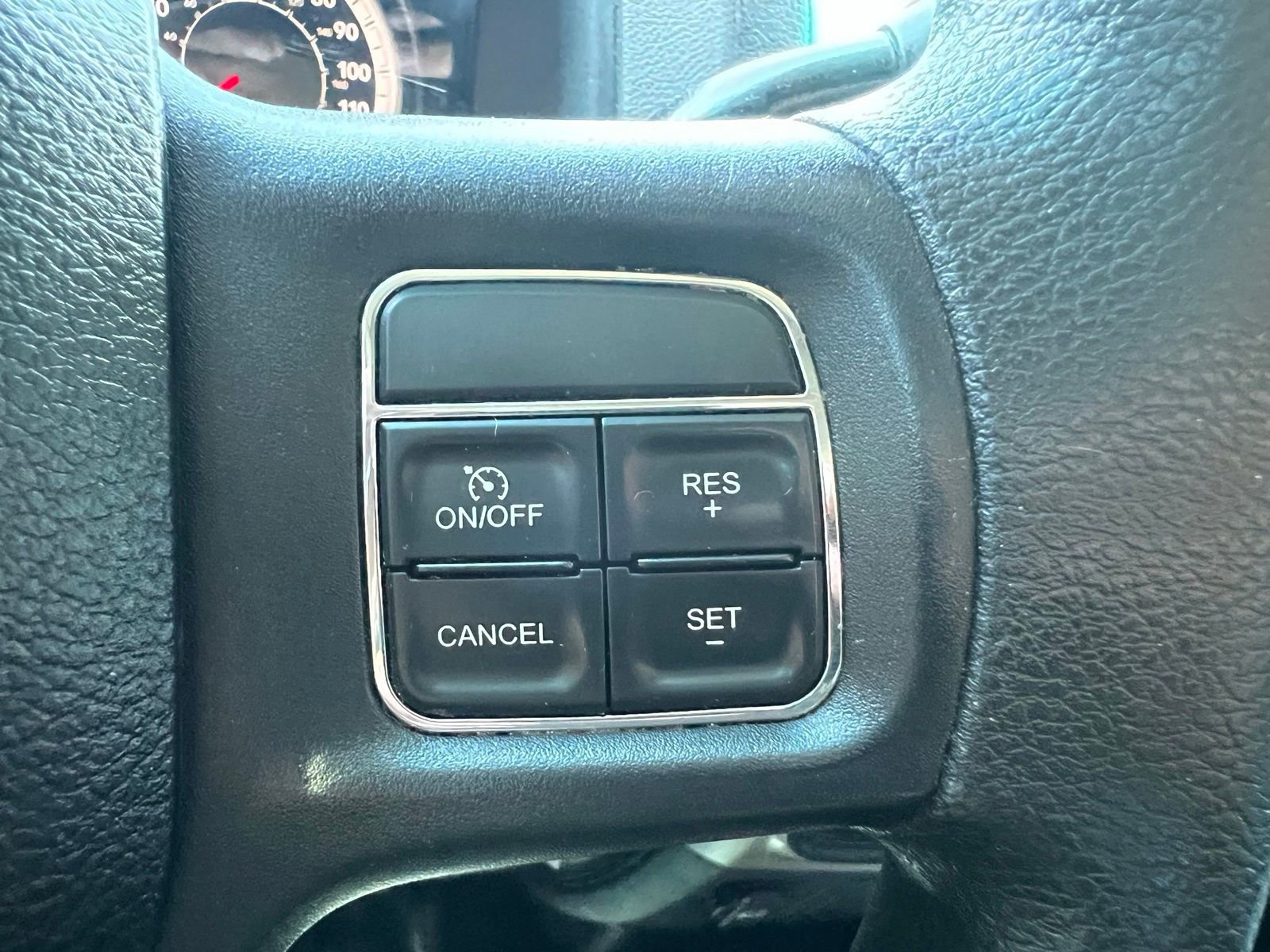 Used 2018 RAM 3500 SLT AWD/4WD image 26