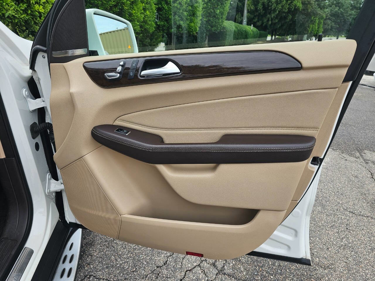 Used 2018 Mercedes-Benz GLE 350 w/ Premium 1 Package image 42