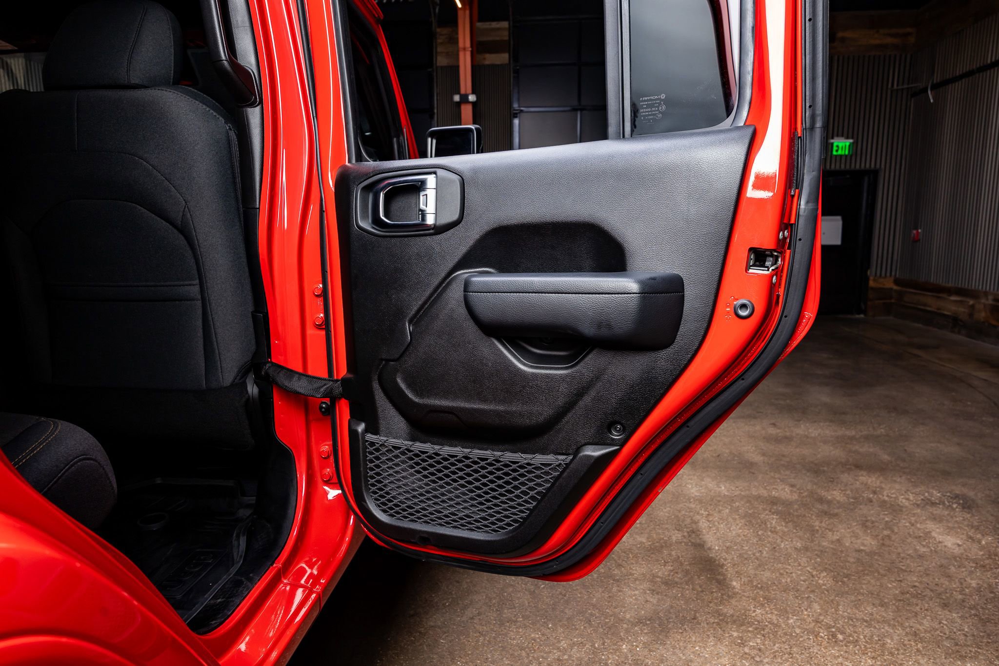 Used 2025 Jeep Wrangler Sport S image 39