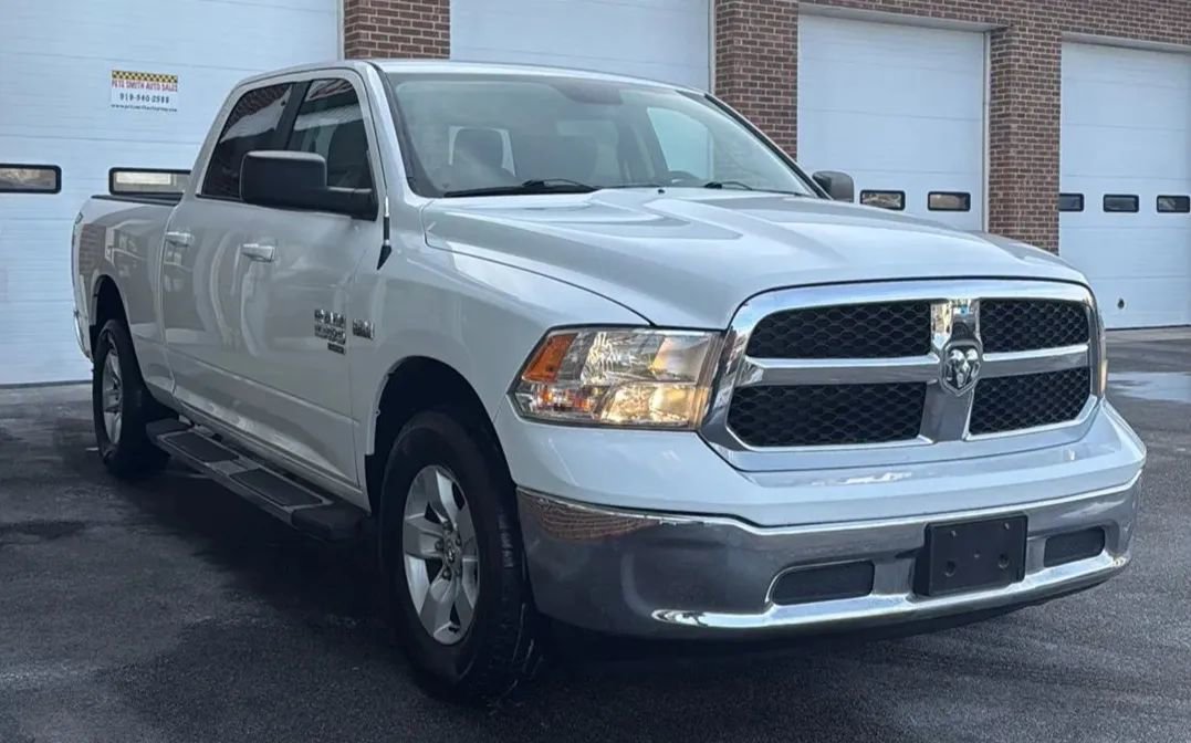 Used 2019 RAM 1500 Classic SLT RWD image 3