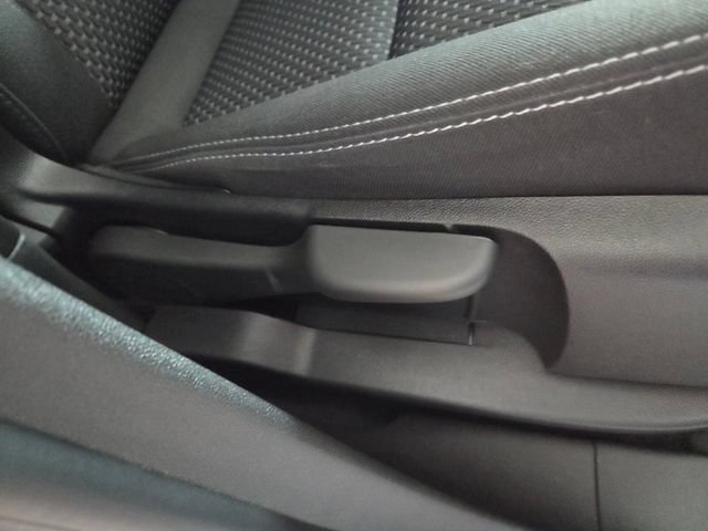 Used 2024 GMC Terrain SLE w/ Driver Convenience Package FWD image 16