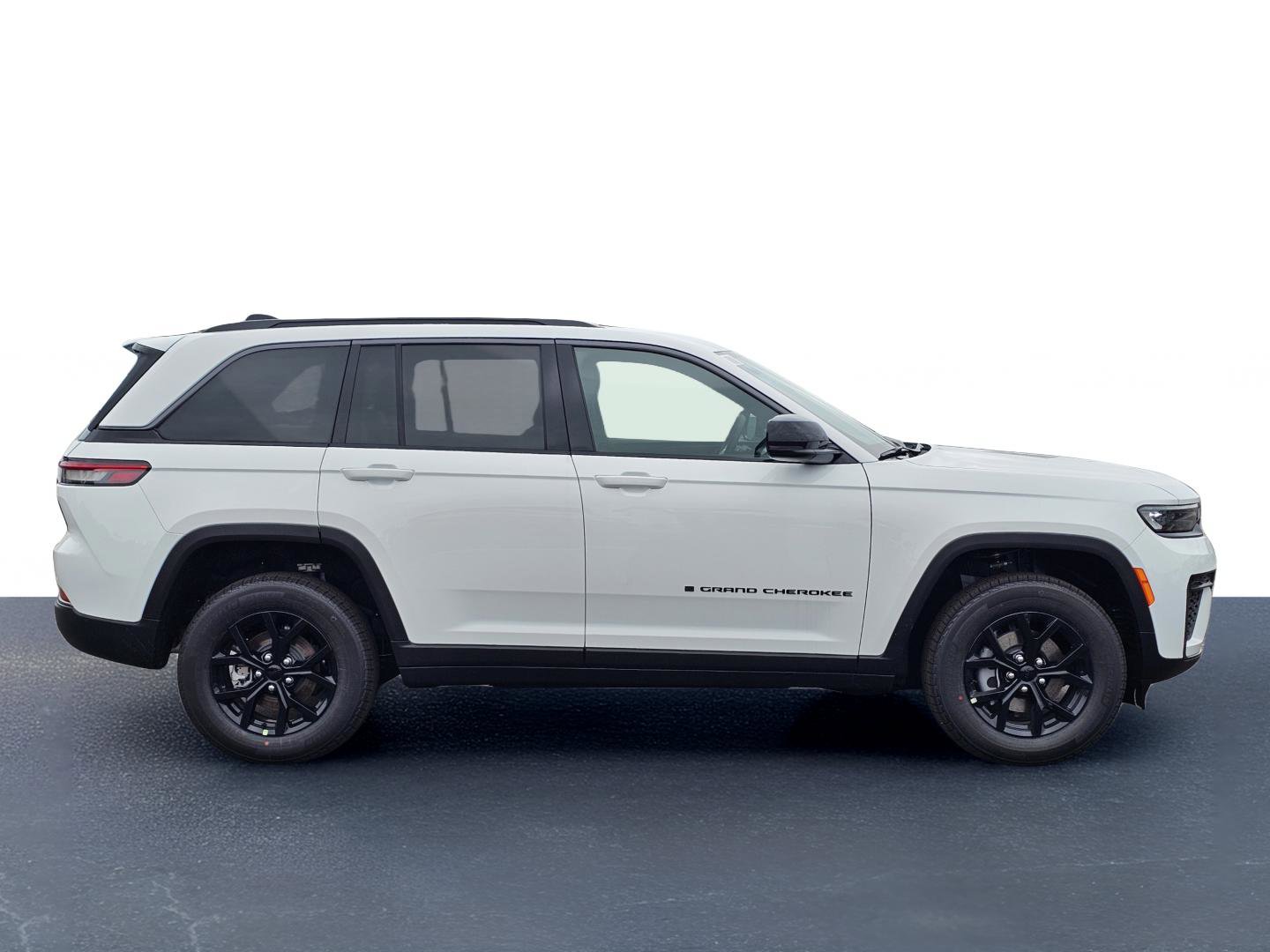 New 2026 Jeep Grand Cherokee Altitude RWD image 7