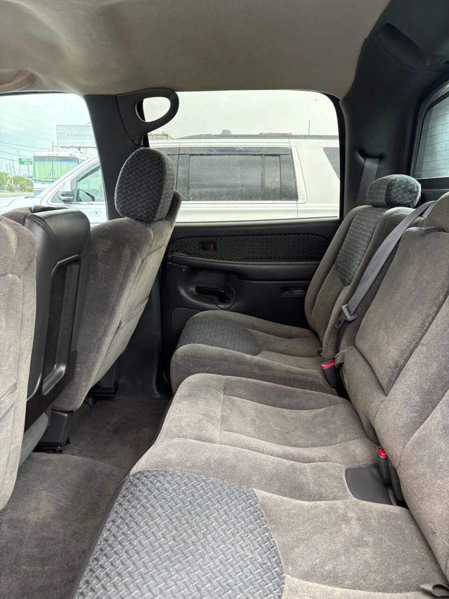 Used 2004 Chevrolet Avalanche image 12