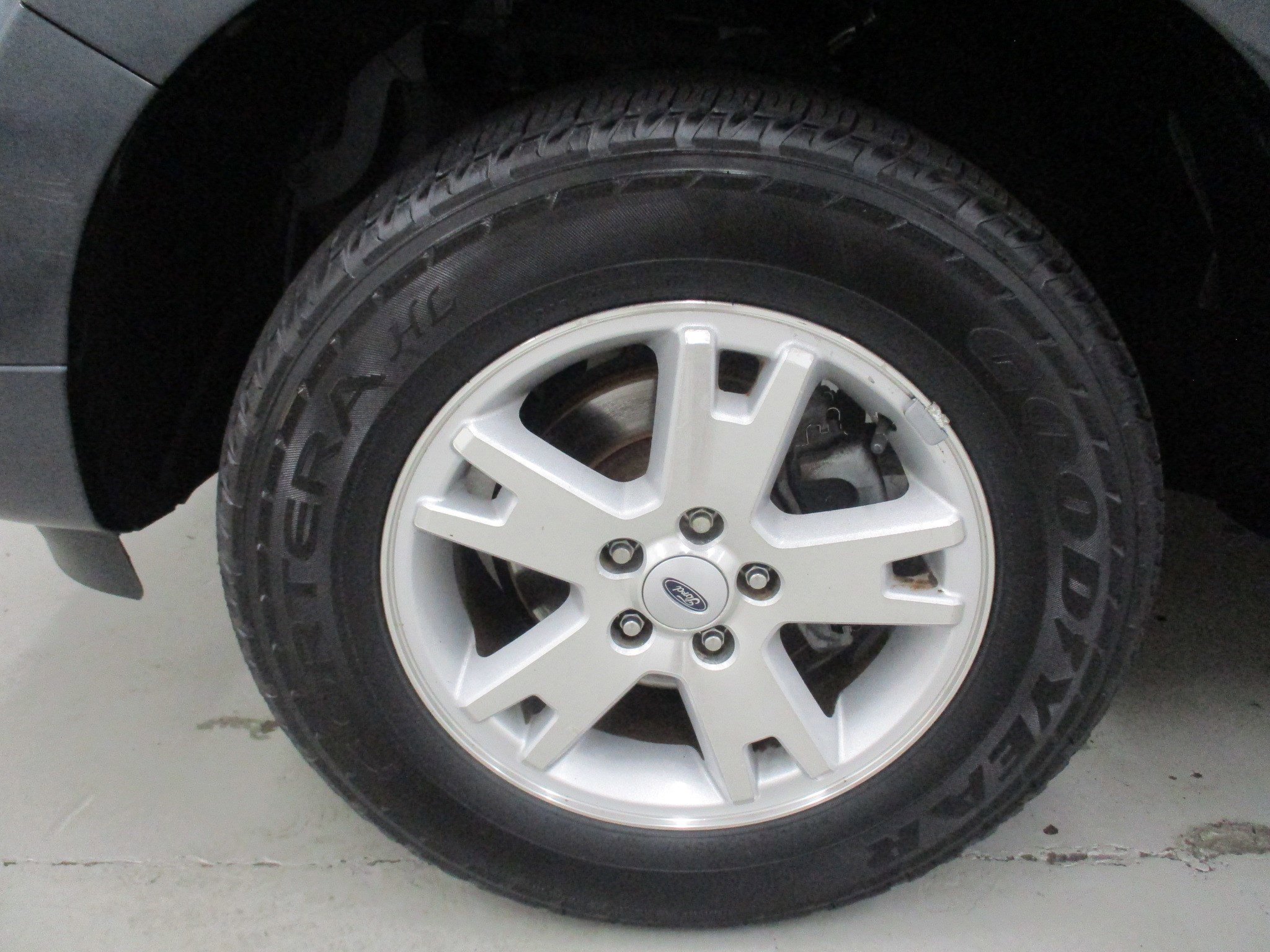 Used 2010 Ford Explorer XLT image 11