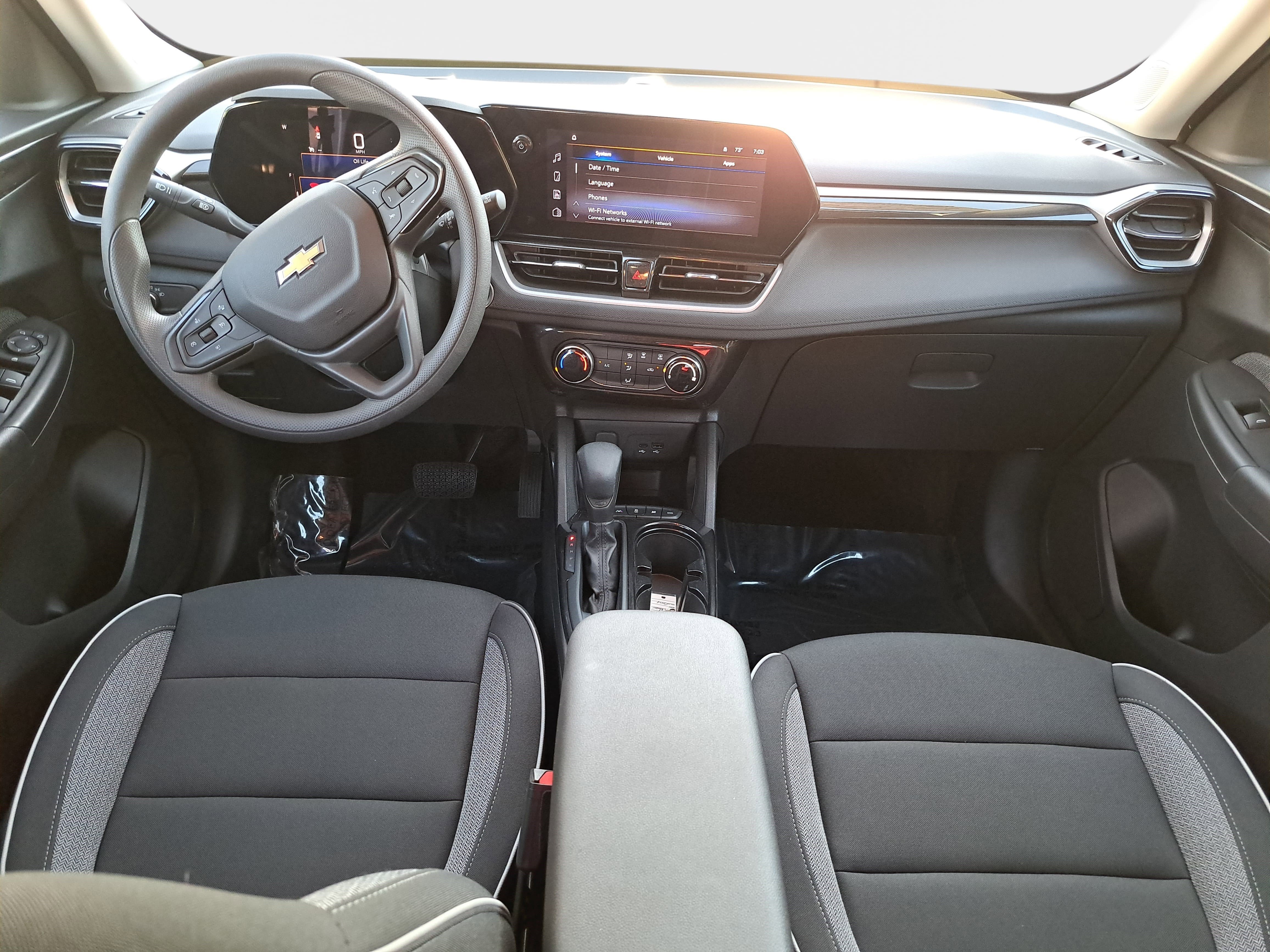 Used 2025 Chevrolet TrailBlazer LT AWD/4WD image 9