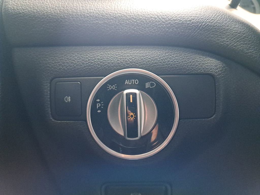 Used 2015 Mercedes-Benz CLA 250 image 26