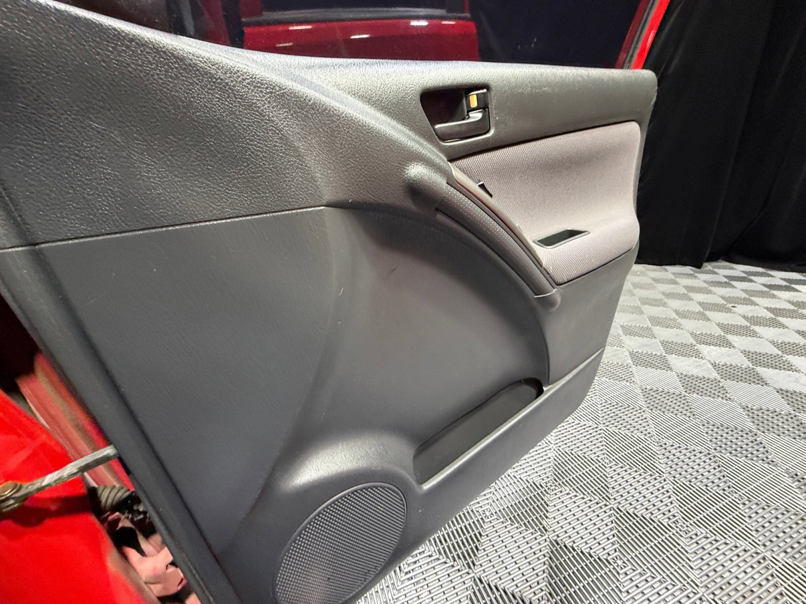 Used 2003 Toyota Matrix AWD image 16