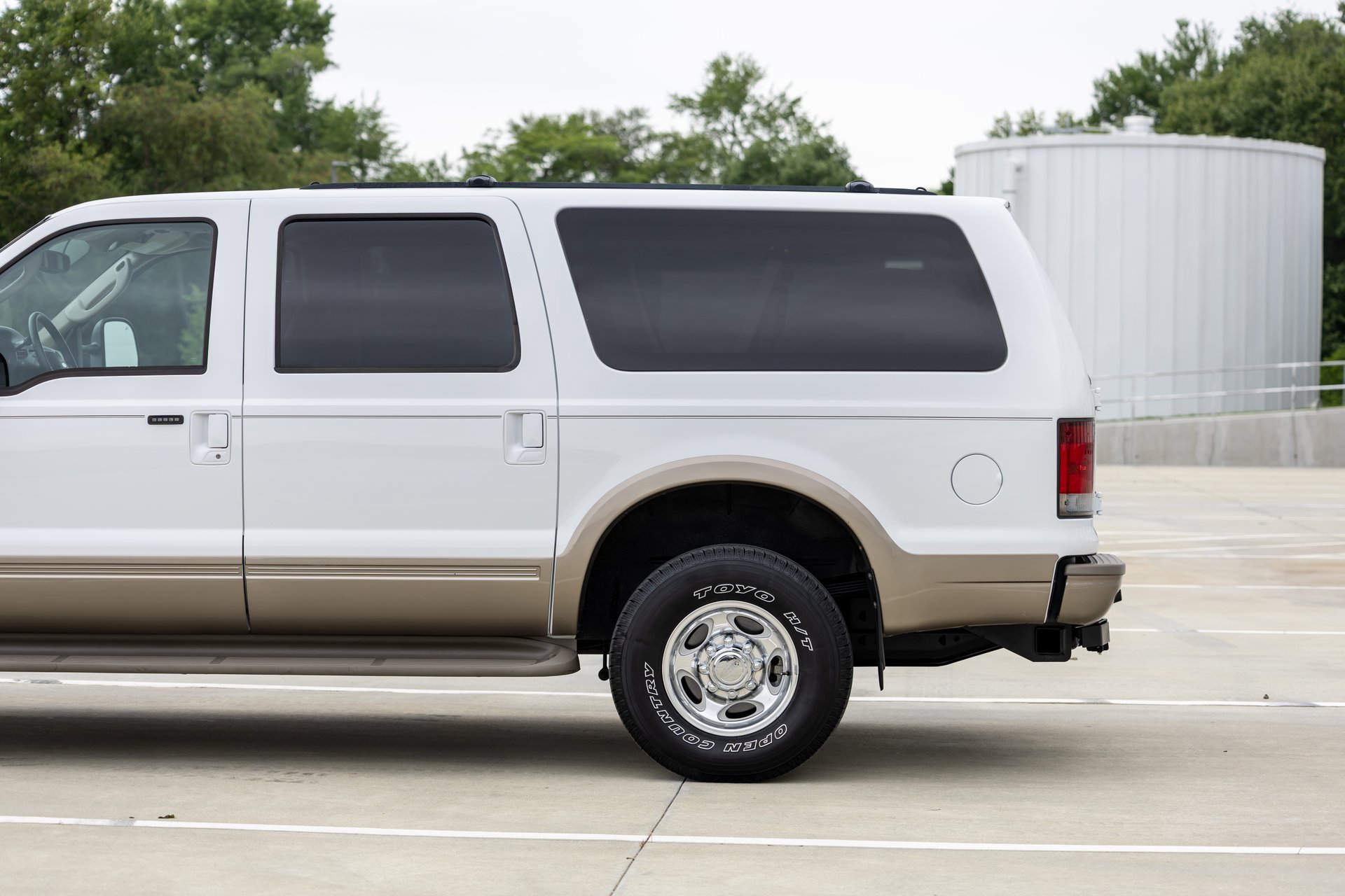 Used 2005 Ford Excursion Eddie Bauer AWD/4WD image 10