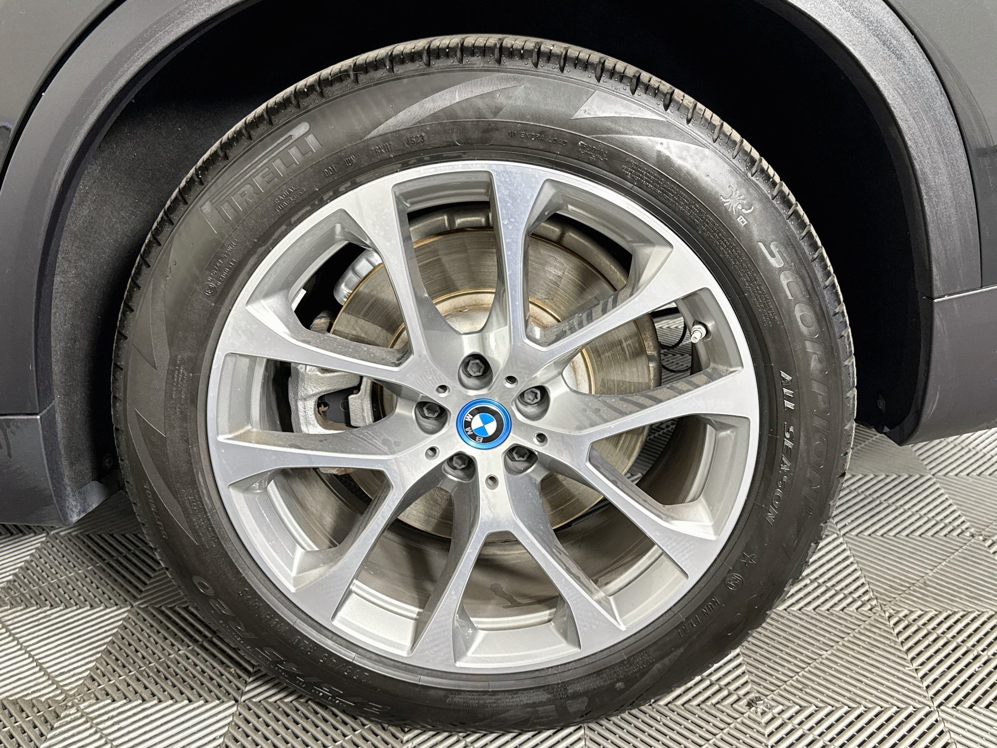 Used 2024 BMW X5 xDrive50e w/ Premium Package AWD/4WD image 35