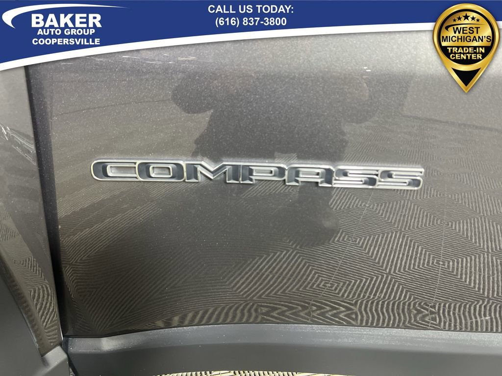 Used 2024 Jeep Compass Latitude w/ Convenience Group image 30