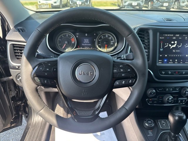 Used 2023 Jeep Cherokee Altitude Lux image 12