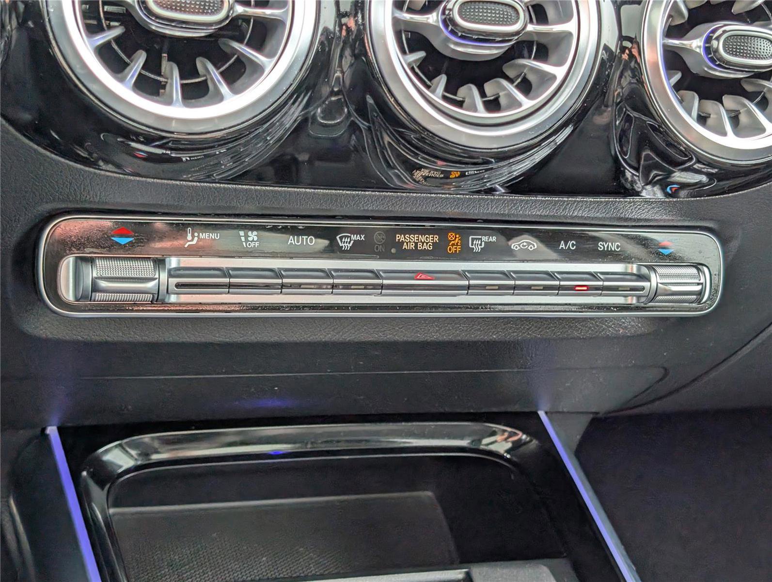 Used 2023 Mercedes-Benz GLA 250 4MATIC w/ AMG Line Exterior image 26