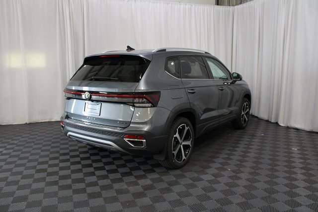 New 2025 Volkswagen Taos SEL image 25