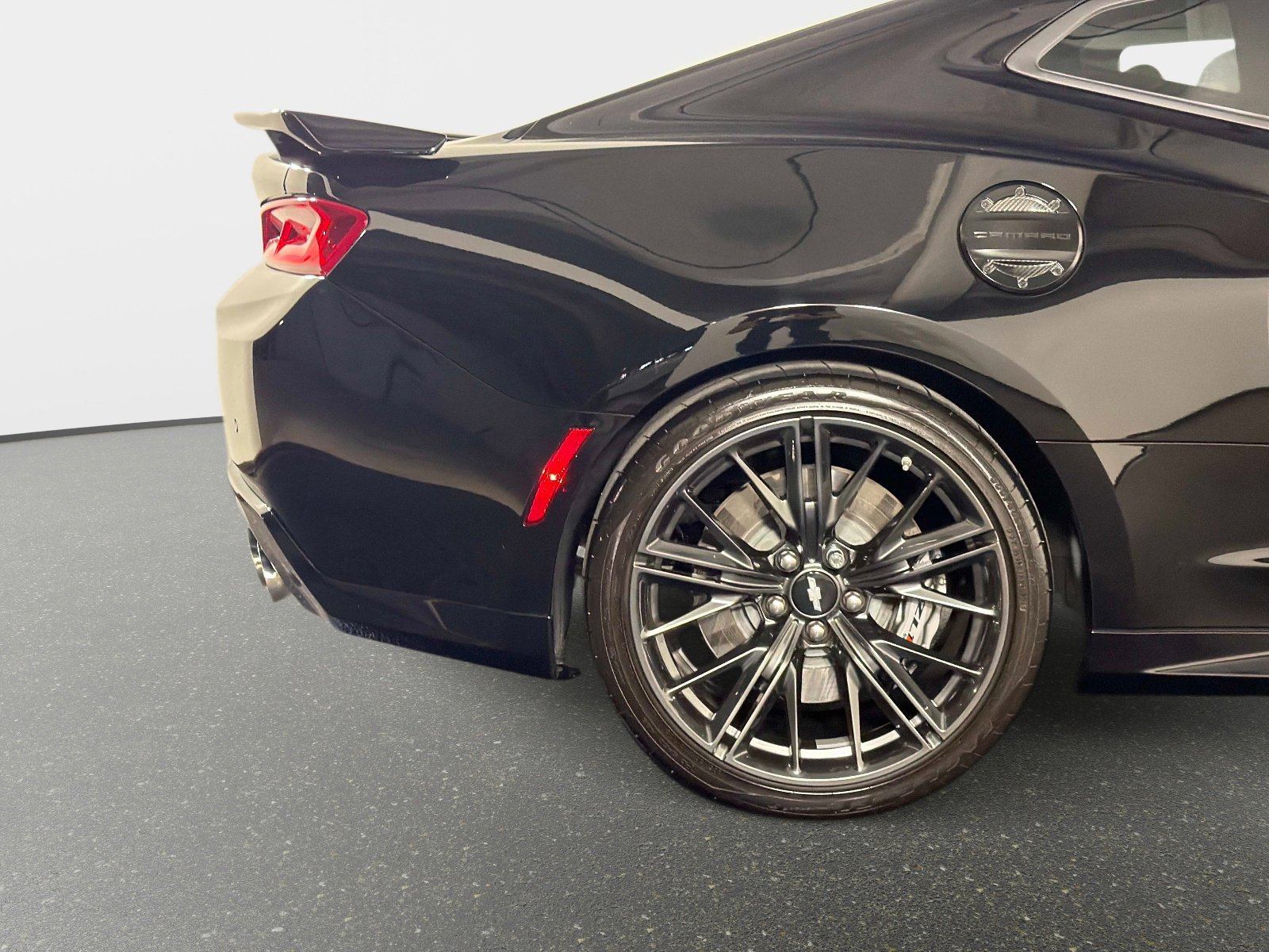 Used 2018 Chevrolet Camaro ZL1 w/ LPO, ZL1 Protection Package RWD image 19