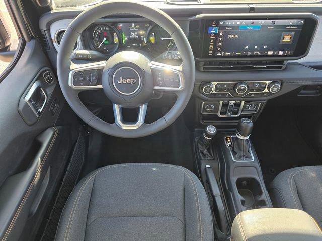 Used 2025 Jeep Wrangler Sahara AWD/4WD image 13
