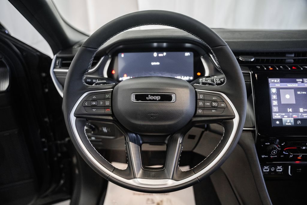 New 2025 Jeep Grand Cherokee Altitude image 28