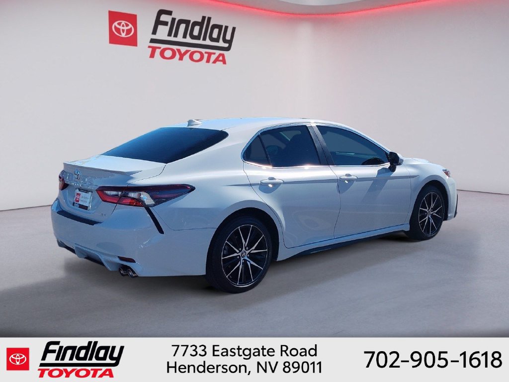 Used 2024 Toyota Camry SE FWD image 4