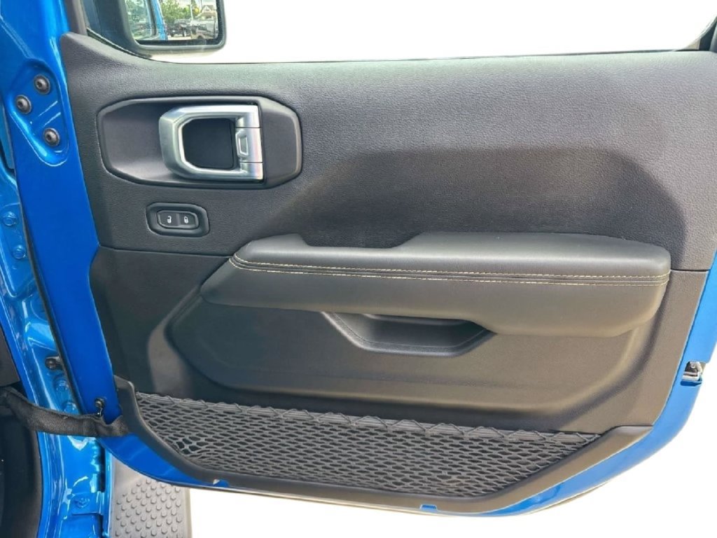 Used 2024 Jeep Wrangler Unlimited Sahara AWD/4WD image 18