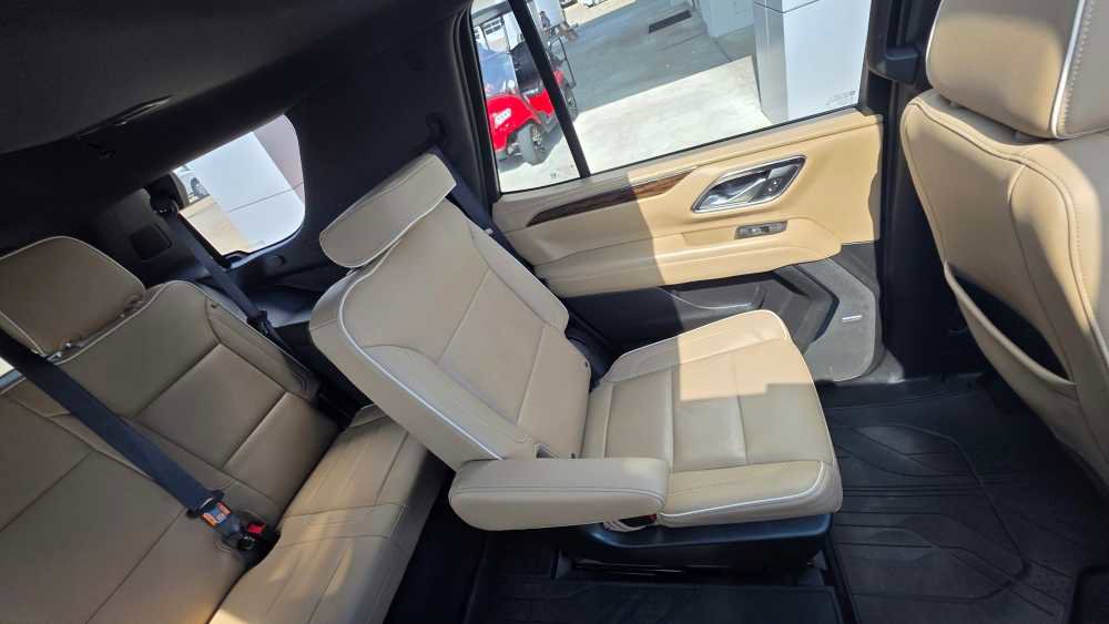 Used 2023 Chevrolet Tahoe Premier AWD/4WD image 23