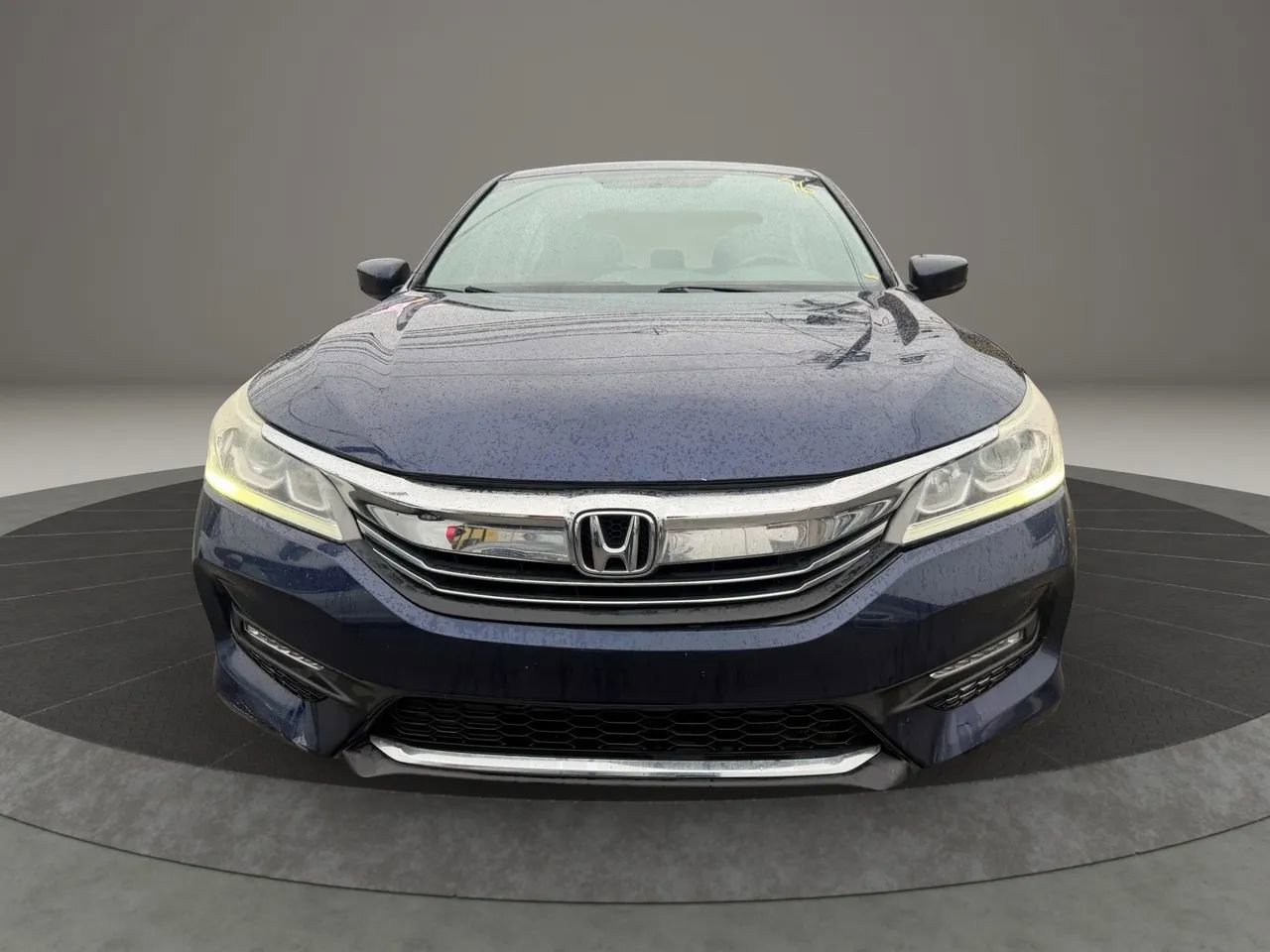Used 2016 Honda Accord Sport image 2