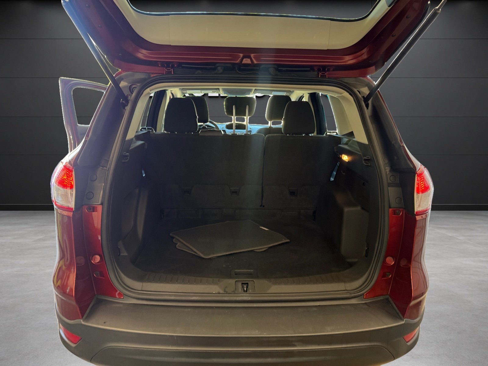 Used 2015 Ford Escape S FWD image 17