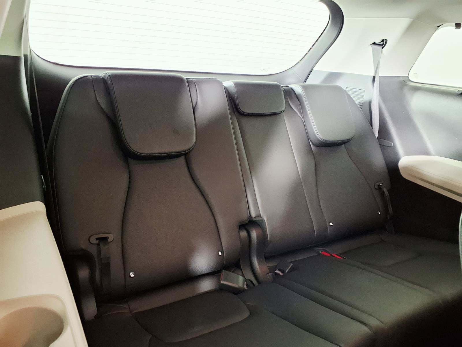 Used 2024 Kia Carnival EX FWD image 13