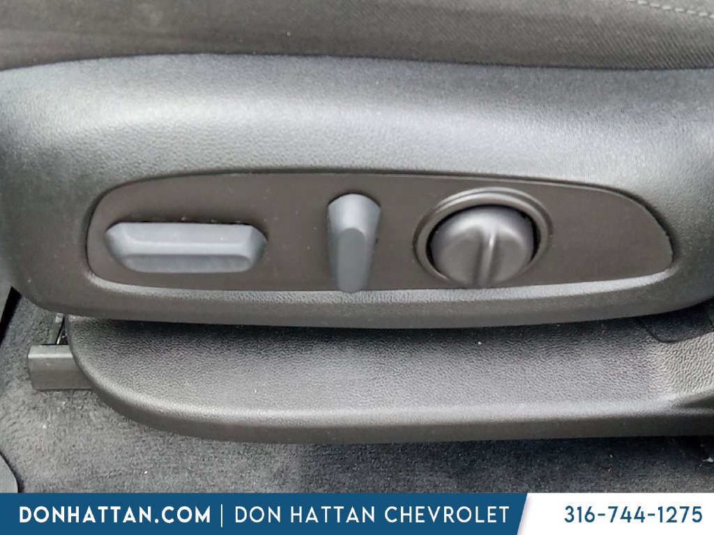 Used 2023 Chevrolet Traverse LT FWD image 7