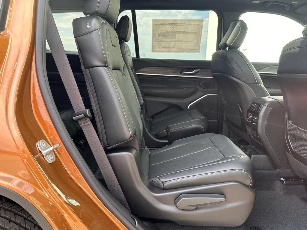 New 2026 Jeep Grand Cherokee L Limited AWD/4WD image 27
