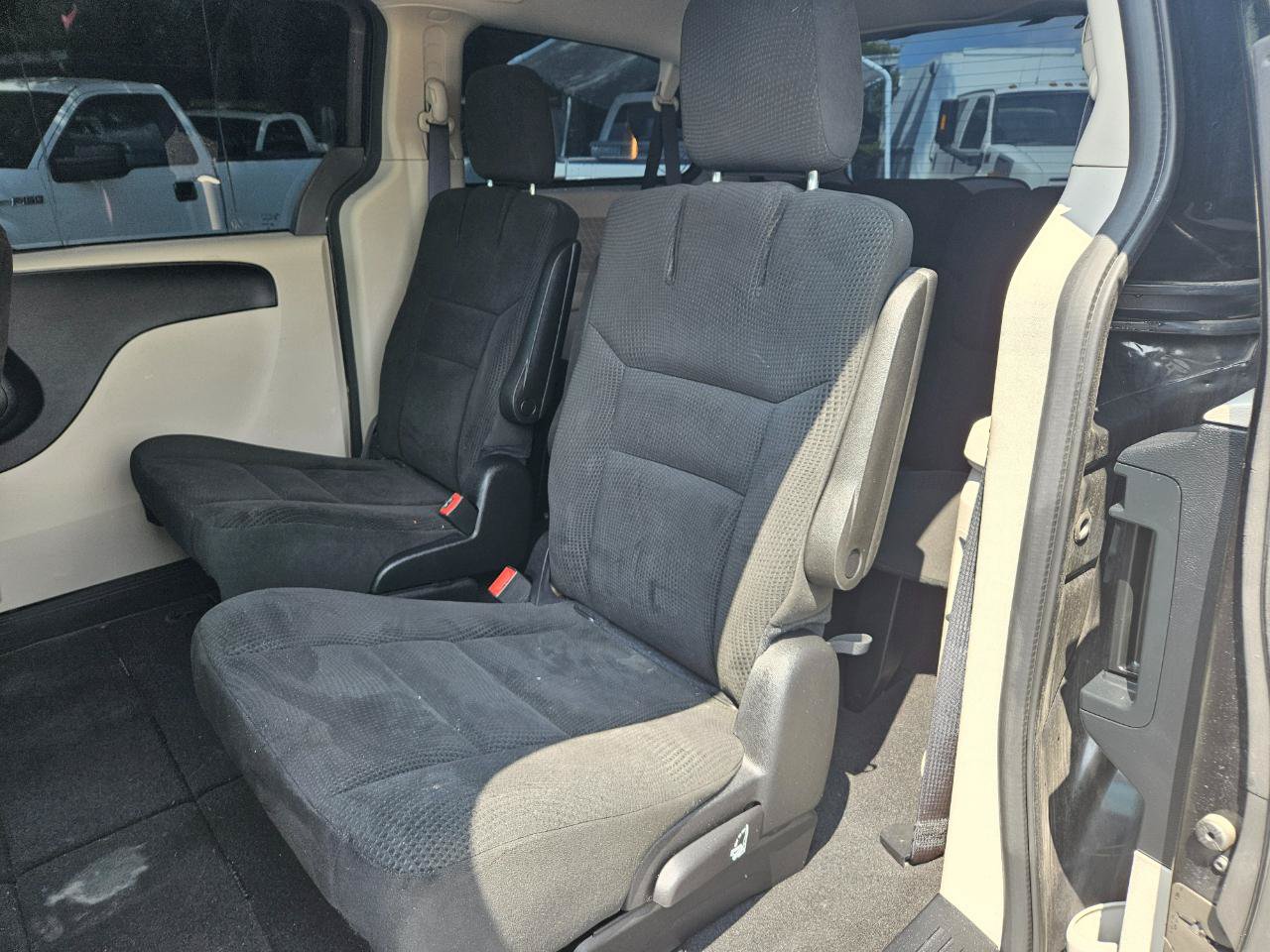Used 2016 Dodge Grand Caravan SE w/ Quick Order Package 29E SE FWD image 13